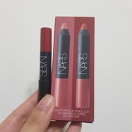 正品NARS絲絨迷霧唇筆1.8g 唇彩筆 唇膏 迷你唇筆色號:CRUELLA#22全新禮物