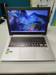 經典輕薄ASUS UX32L筆電、內容物如照片所示狀況。安裝系統、開機上網正常！有SSD120G、內記憶體4G