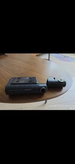 Thinkware Q800 PRO 行車記錄器連外置充電池。
