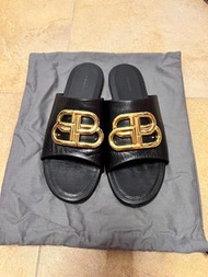 Balenciaga  拖鞋
