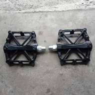 Mountain bike pedal aluminum alloy pedal bicycle road Bike Pedal 9/16 Ultralight Seal Road pedals