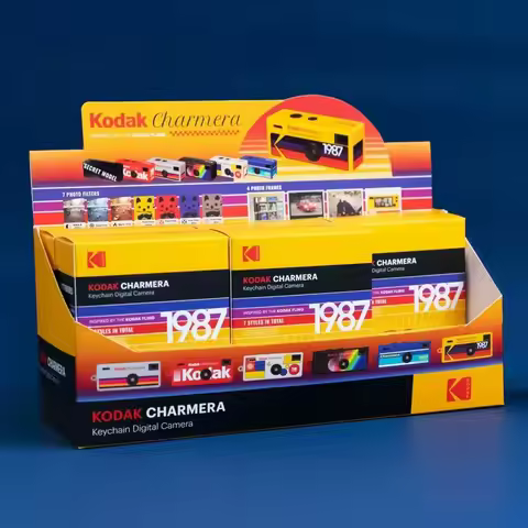 In Stock Kodak Charmera Keychain Mini Digital Camera 1 PCS 1987 35MM/F2.4 Camera 5 Colors Randomly S