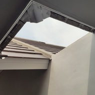 Kanopi sliding atap transparan bisa dibuka tutup