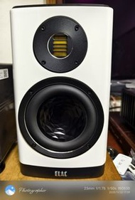ELAC ​​VELA BS 403.2 白色高光澤書架式音箱，一對，成色極佳，帶序號