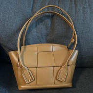 BV Arco 33 小號 焦糖色