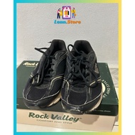 League sports shoes size 38