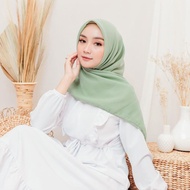 Bella Square Hijab Segi Empat Warna Sage Green Bahan Polycotton Double