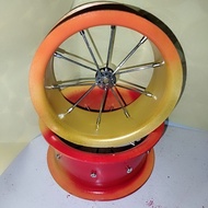 Racing velvet fingers rucika. 4 inc adults
