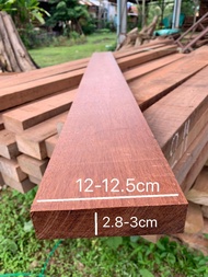 ไม้ทองบึง(Wood)ขนาด 1.5" x 5" ชื่อไม้ Kempas-A Wood มีสีแชมพูแกมแดงเป็นไม้เนื้อแข็งมากๆๆๆ(ไสกบพร้อมน