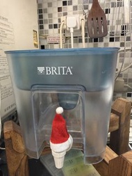 Brita濾水箱連代用濾芯6個