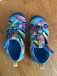 KEEN 彩色兒童涼鞋