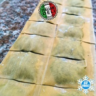 RAVIOLI homemade with spinach and ricotta | RAVIOLI โฮมเมดกับผักโขมและริคอตต้า | Grams 150/700 กรัม 