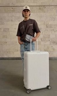 rimowa essential check in L size 30 discount