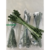 10 28cm bars connected to 11mm steel pipes to make frames for plants (steel pipes not included)