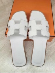 ♥️現貨🎁 存庫不定期更新❣️Hermes Oran 拖鞋 BLANC 白色 37
