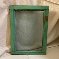 懷舊窗框— 早期實木 網有破洞 老物 雙色