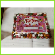 ♣ ◩ Candy/coated peanut/tinatawag den po ng itlog ng butiki (tiptop)