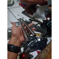 1 set of iron CB braces, plain iron CB braces, long rear CB braces