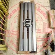 Front Grille + Mark UD NISSAN CK 12 Grill Depan NISSAN CK12 Abu Abu + Emblem UD