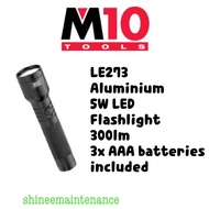 M10 Aluminium 5W LED Flashlight 300lm c/w 3x AAA batteries LE273