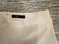 G2000 白色短裙