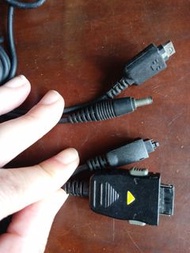 舊款手機充電線