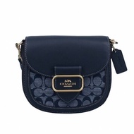 【COACH】滿版LOGO翻蓋皮革馬鞍斜背包-丹寧深藍