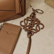 ⁠【DFS結業清貨/半價】全新正品 LOEWE 經典 Anagram 標誌全皮手袋掛飾/鑰匙扣 (原價HK$4150) 現貨僅一個⁠