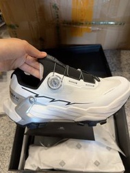 KAILAS FUGA 越野跑鞋 白銀色