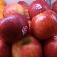 AUST BUAH APEL PINK LADY 1 kg isi 3-5 buah apel segar