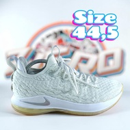 White lebron basketball shoes size 44.5