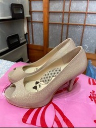 「 二手鞋 」 DIANA 女版高跟鞋 23.5cm（米灰）鐵2