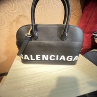 BALENCIAGA巴黎世家黑色貝殼包（中號）