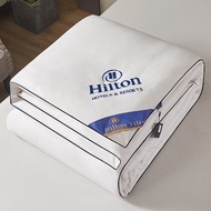ผ้าห่มขนเป็ดสีขาว Hilton Hotel 95 ความหนาแน่นสูง อบอุ่น ผ้าห่มขนผีเสื้อ ผ้าฝ้ายโพลีเอสเตอร์ ผ้าฝ้ายผ