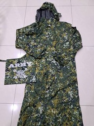 國軍公發 M、L、3XL號陸軍數位迷彩大衣式雨衣 軍用雨衣 整件式士官兵雨衣 迷彩服 防水防雨 優質材質 二手國軍軍用品