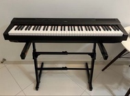 Yamaha P-121 電鋼琴
