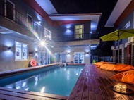 Villa Rajapruek Entire 3 villas 7 bedrooms near airport