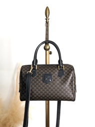 【VintageShop solo 日本直送中古包專賣店】CELINE 經典馬車 LOGO 壓印 黑色 PVC 皮革 2way 迷你波士頓包 xawpgz