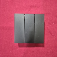 701031N-26 Tripe Switch Module 3 Gang 1 Way I7 Black Simon