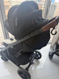 Nuna TRVL 輕量自動收摺嬰兒推車