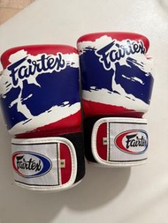 Fairtex 泰拳拳擊手套 (Thai Pride 系列，紅藍配色)