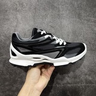 Ecco Biom 黑色運動鞋