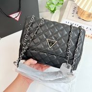 กระเป๋าสะพายข้าง Guess 9 นิ้ว