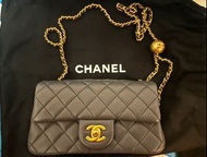 Chanel深灰金球