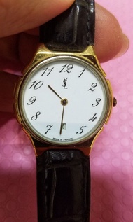 錶面有花，已换電 YES SAINT LAURENT (YSL)  薄裝 日曆 防水 包金 兩針 手錶 (see settlement location frist)