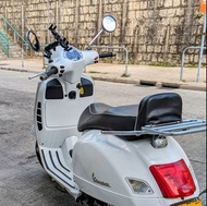 2011 VESPA GTS 300 (Made in Italy)