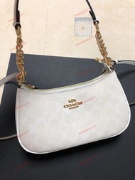 Coach Teri腋下包CA548 CA209 CA173 ，配有兩條肩帶，Size _24.5cm長x13cm高x6cm寬。Coach 蔻馳
