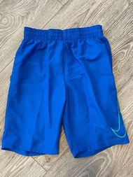 Nike 8” logo volley size 14 (big kid) 泳褲