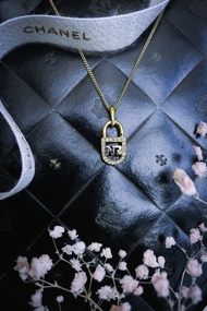 Nina Ricci 經典鎖頭字母項鍊－歐美古董首飾 Vintage Jewelry