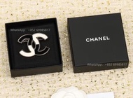 👏CHANEL Coco Mark B23C 拼色胸針 Brooch 全套禮盒包裝 2023年典藏款 全實拍📸100%new🎁 香奈兒 胸花 首飾 飾品 免運費 包郵 Carousell官方💎紫鑽商店